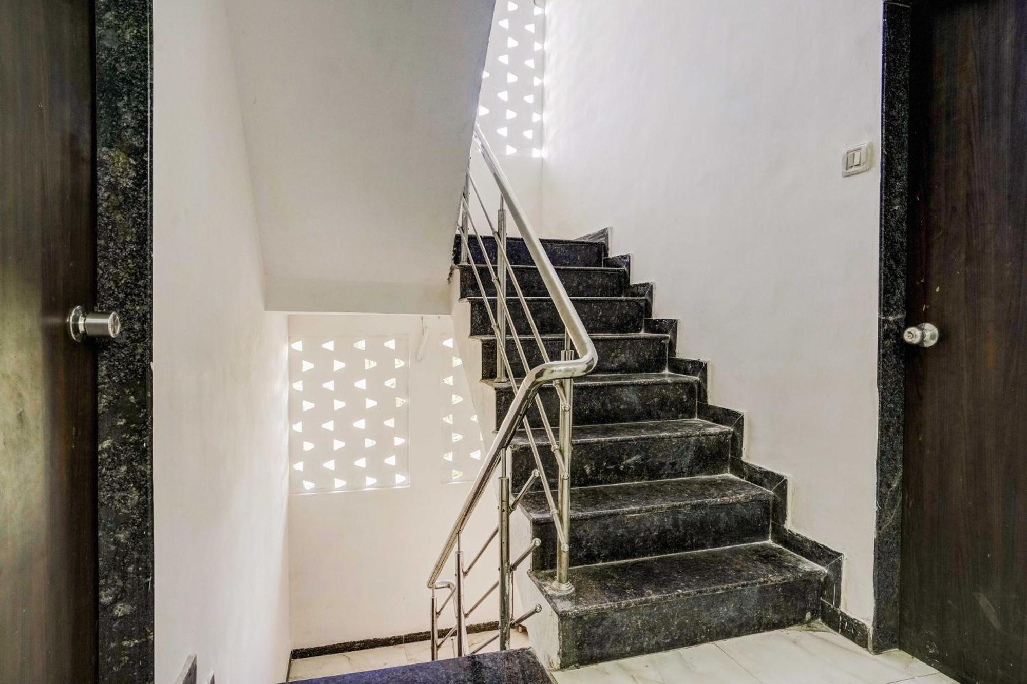 Super Hotel O Nashik Near Vijay Mamta Theatre Formerly Sahara Inn المظهر الخارجي الصورة