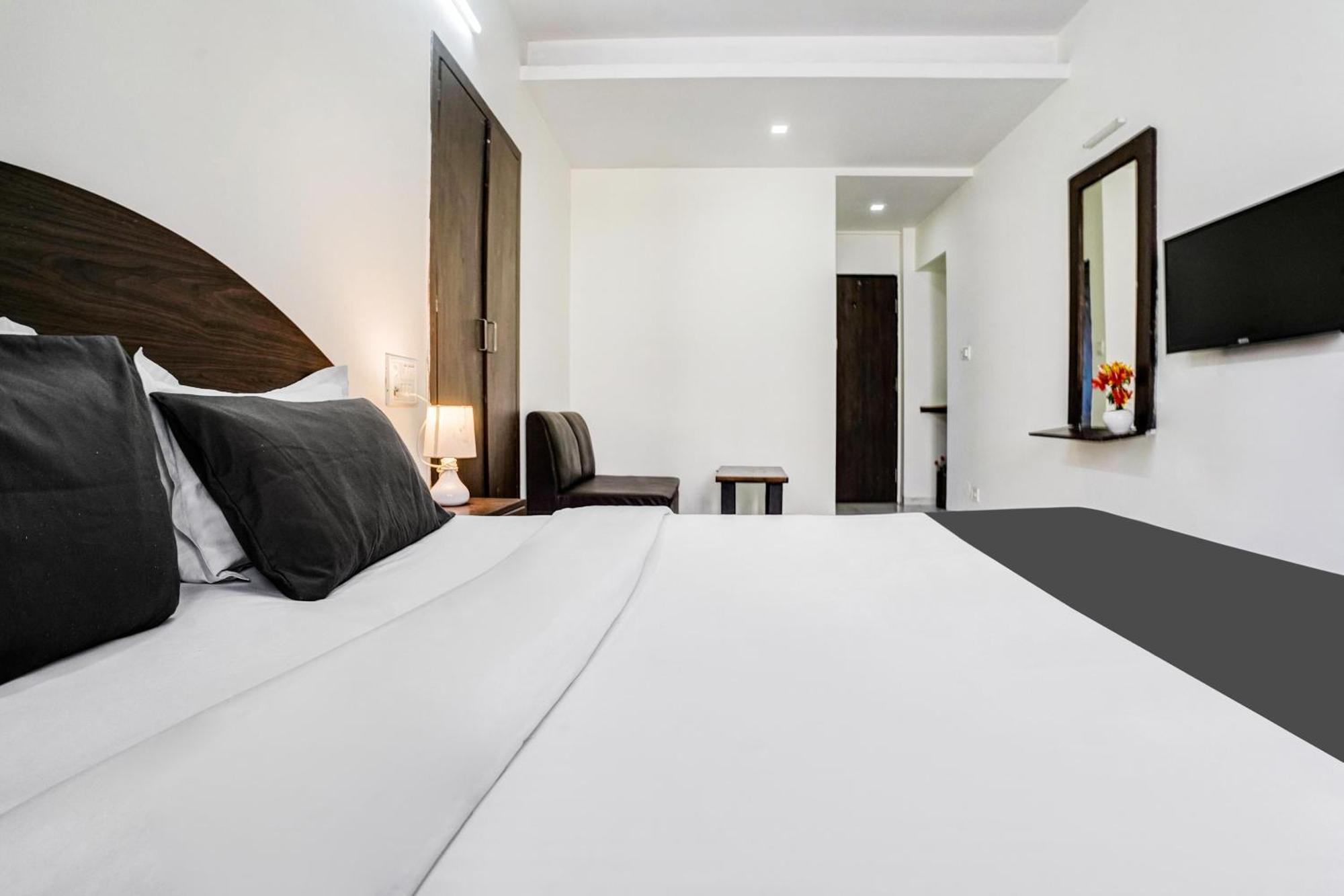 Super Hotel O Nashik Near Vijay Mamta Theatre Formerly Sahara Inn المظهر الخارجي الصورة