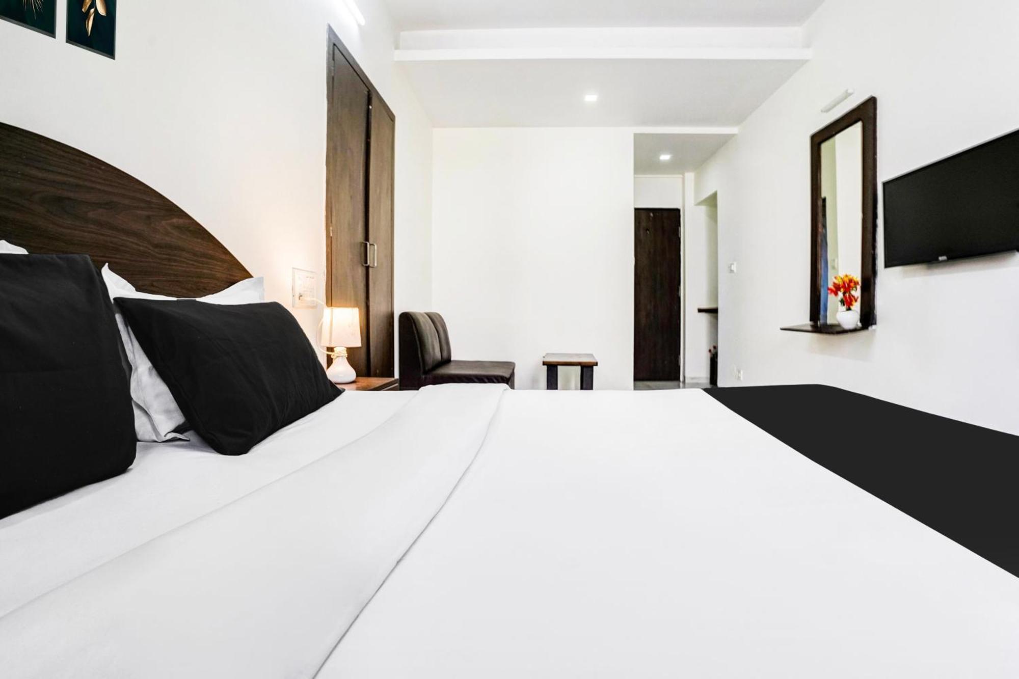 Super Hotel O Nashik Near Vijay Mamta Theatre Formerly Sahara Inn المظهر الخارجي الصورة