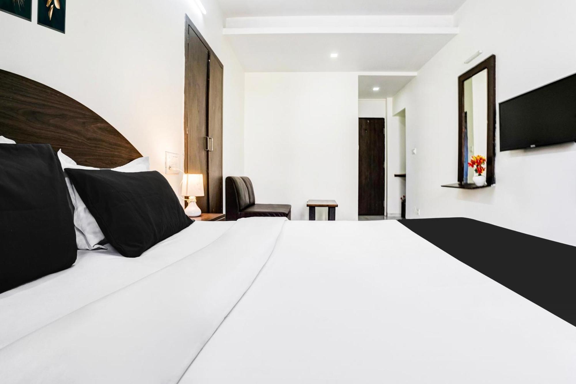 Super Hotel O Nashik Near Vijay Mamta Theatre Formerly Sahara Inn المظهر الخارجي الصورة
